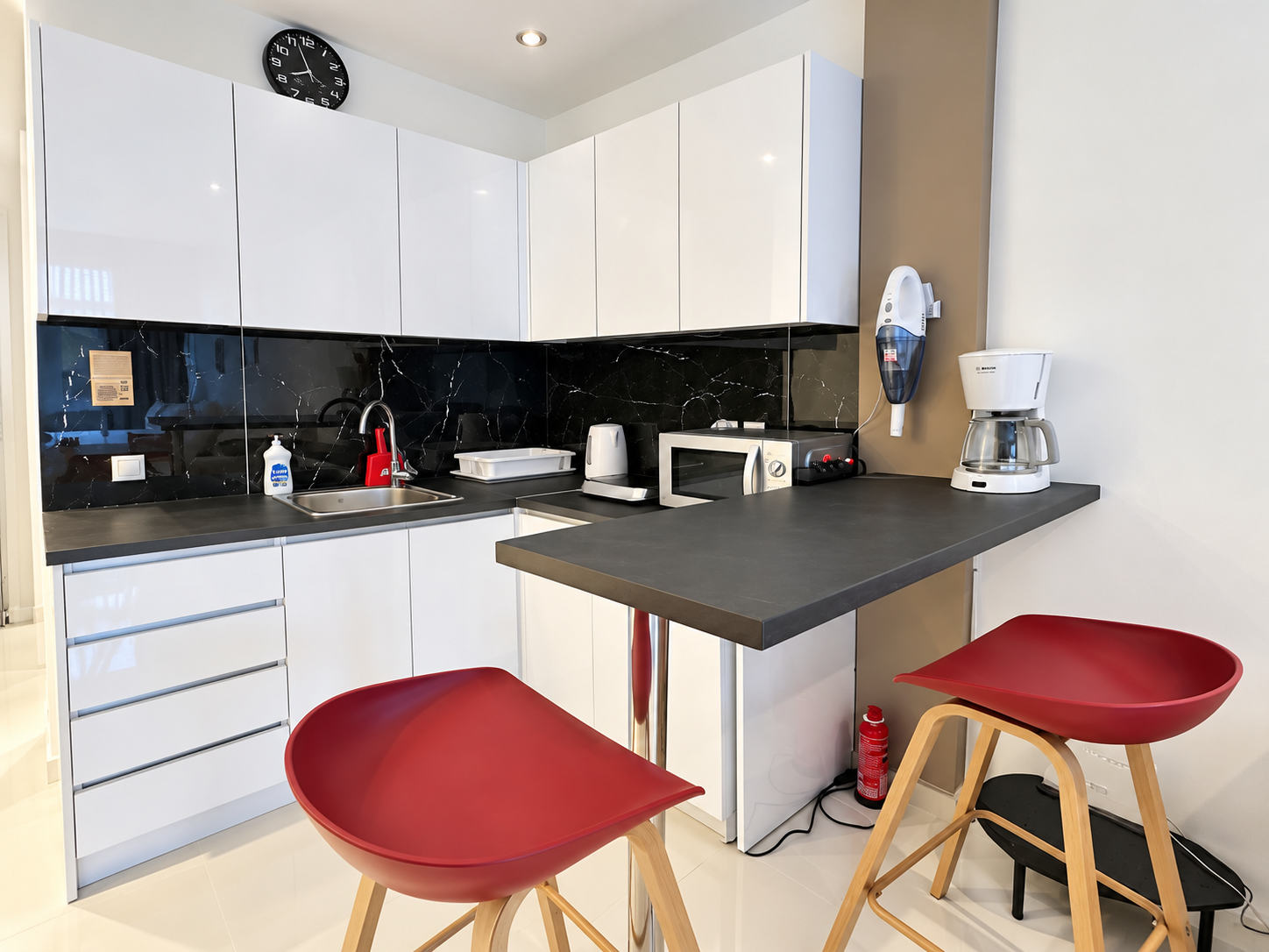 Fully equipped modern kitchen